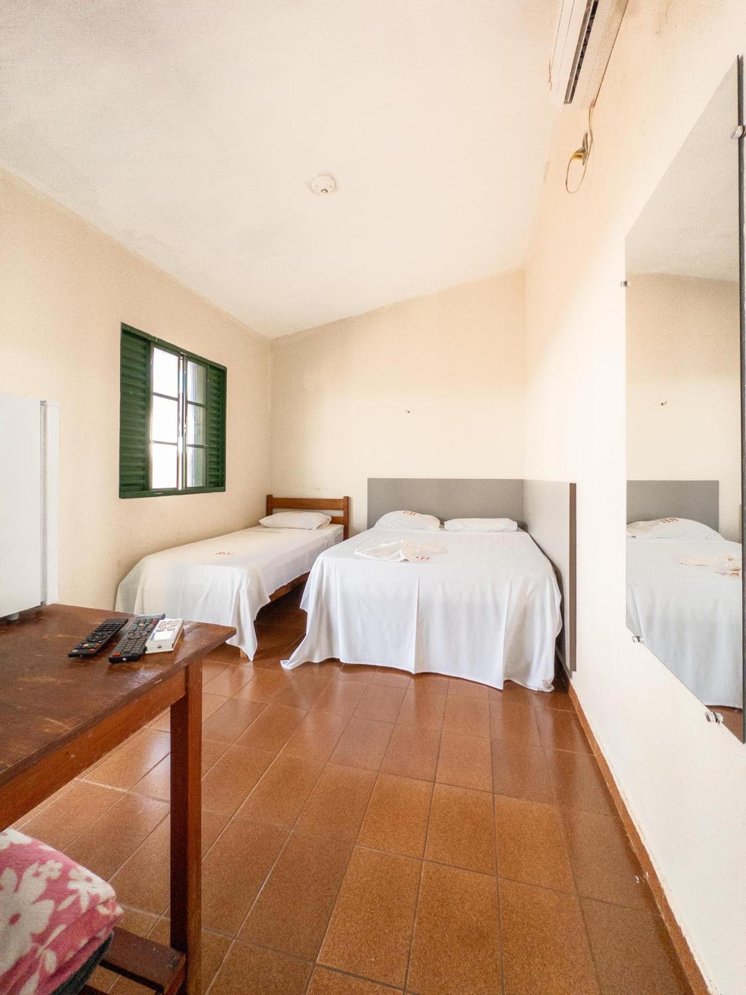 Plaza Hotel Jatai Ngoại thất bức ảnh